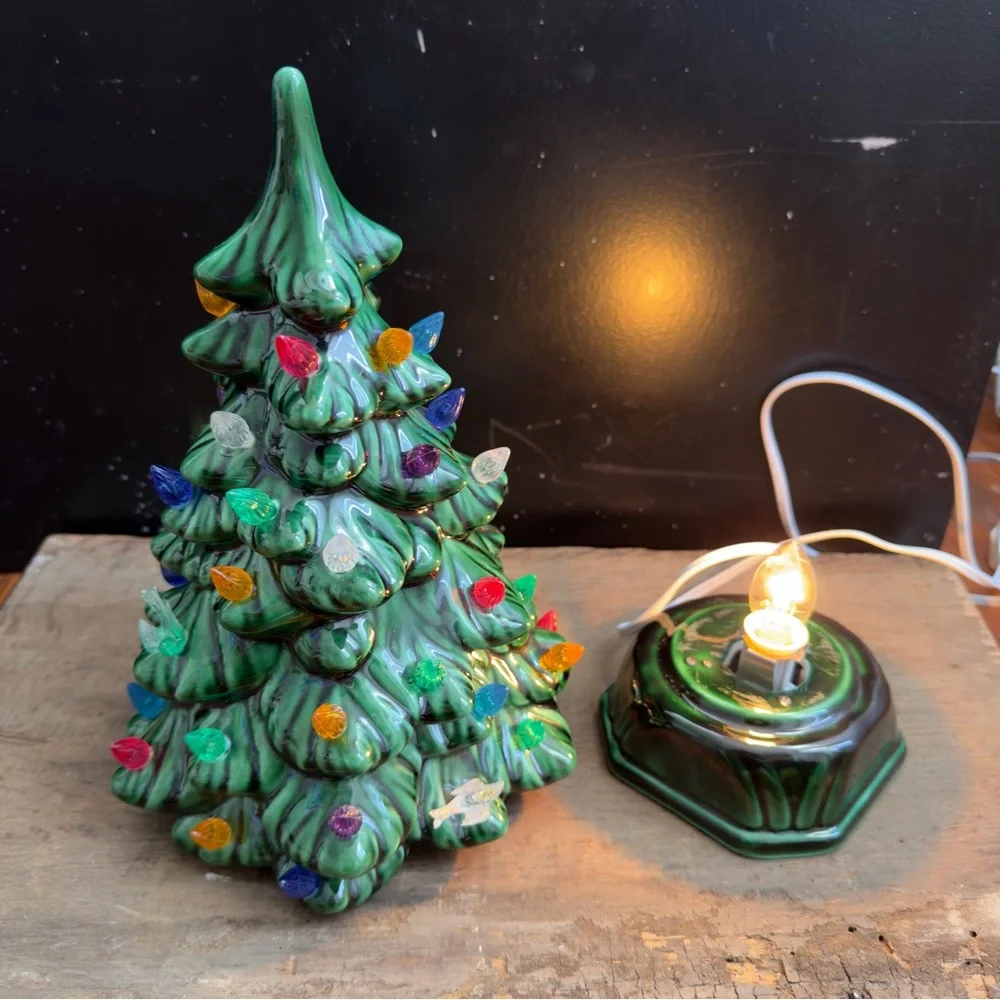 Vintage Holland Mold Christmas tree w dove lights 12”